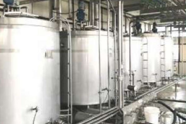 Cream Storage Tanks